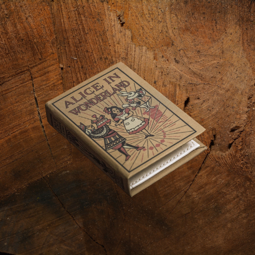 'Alice in Wonderland' ChapterCarry™